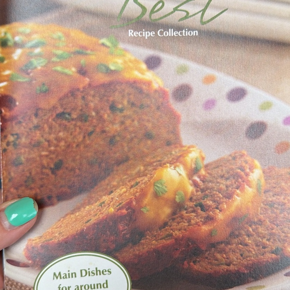 Pampered Chef Cookbook — Green Accent Cover with Polka-Dot Plate